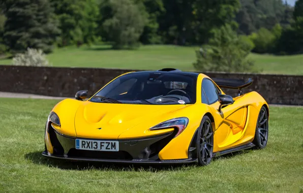 Picture Yellow, Mclaren, lawn