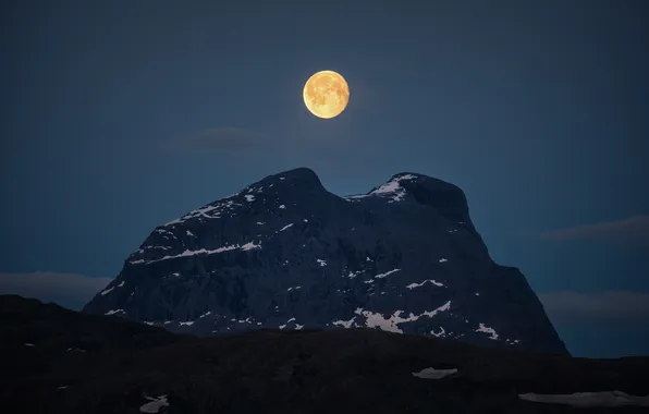 Mountains, night, the moon