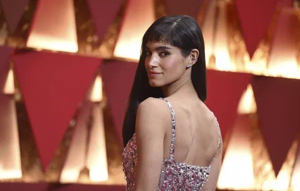 Look, pose, back, makeup, actress, hair, model, dancer