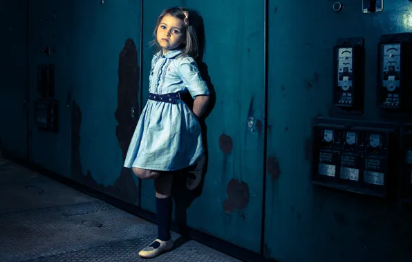 Picture dress, girl, Fabienne Van Brabant, tough girl, appliances