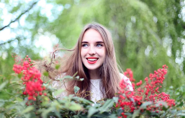 Picture girl, berries, Laura