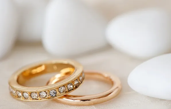Pebbles, stones, engagement rings, engagement rings