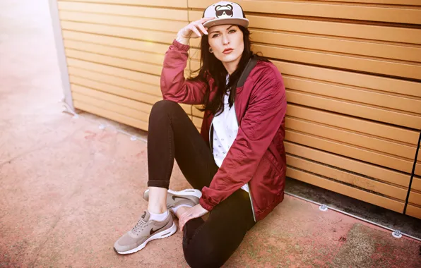 Picture face, background, model, jeans, jacket, cap, sneakers, Kiki