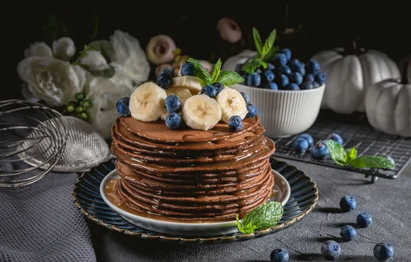 Flowers, berries, blueberries, bananas, pancakes, pancakes, pancake