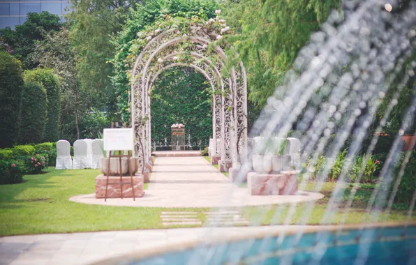 Picture arch, fountain, wedding
