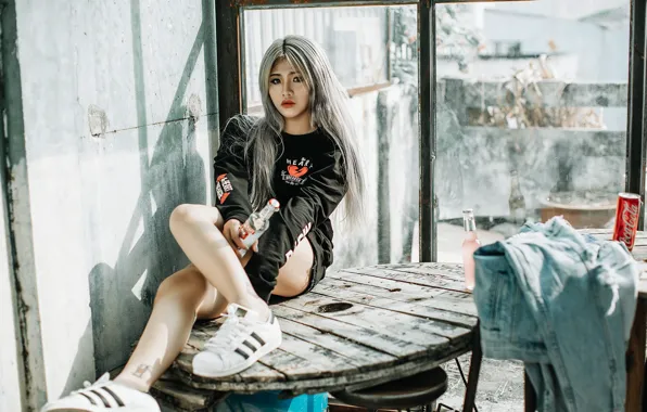 Picture girl, mood, bottle