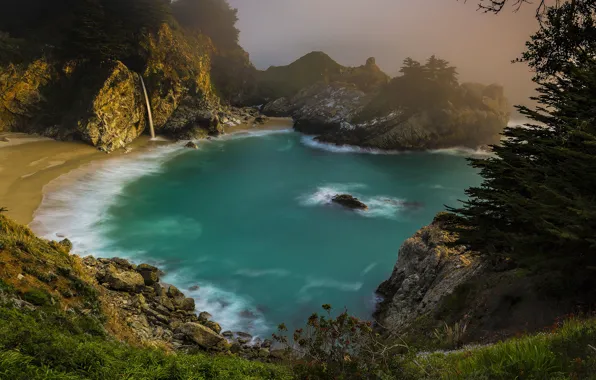 Sea, fog, rocks