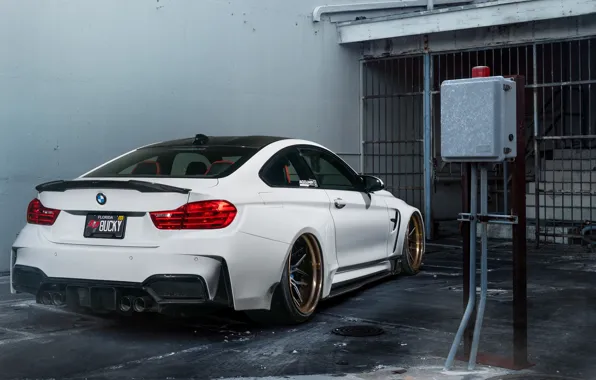 Garage, BMW, BMW M4