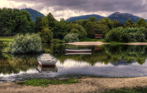 Beach, trees, mountains, lake, boat