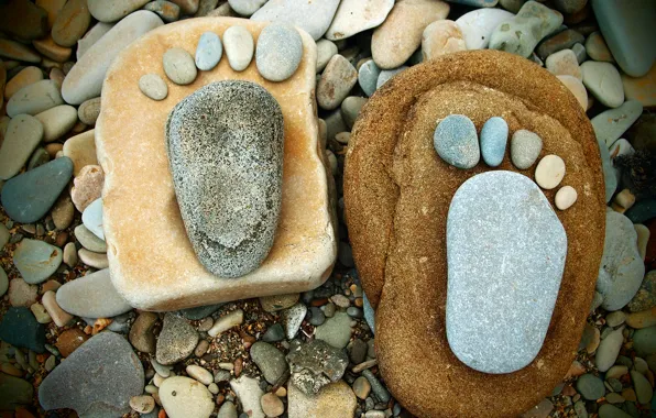 Picture traces, stones, feet, fingers