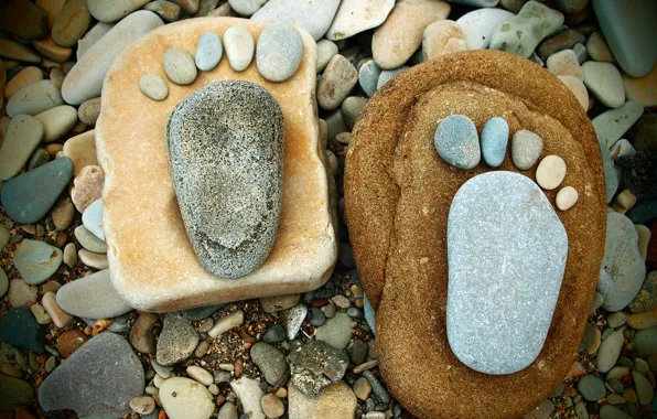 Traces, stones, feet, fingers