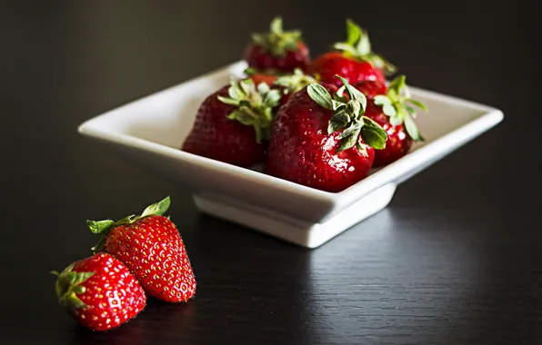 Berries, the dark background, table, strawberry, plate, bokeh