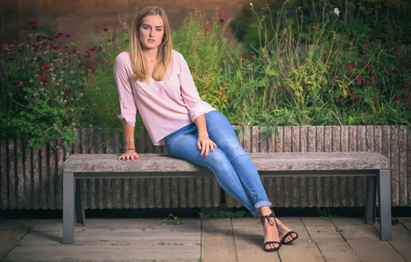 Picture girl, jeans, bench, Manon