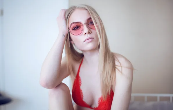 Look, red, sexy, pose, room, model, makeup, glasses