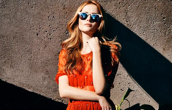 The sun, wall, model, dress, actress, glasses, hairstyle, brown hair