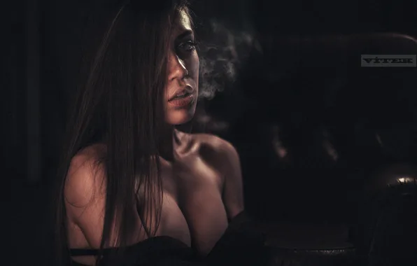 Picture chest, girl, smoke, interior, linen, Vitek Petras