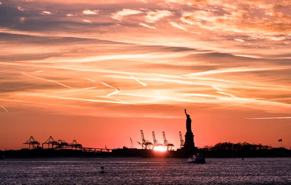 Picture sunset, New York, Statue of Liberty