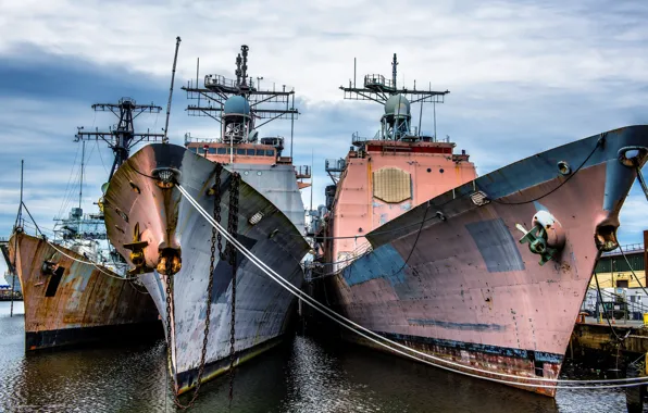 The city, ships, port