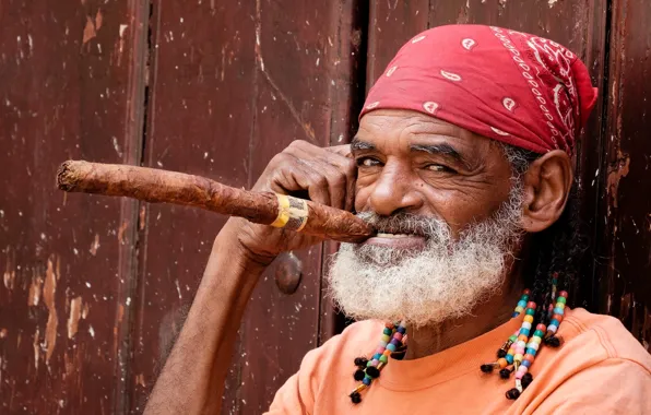 Picture cigar, the old man, beard, Cuba