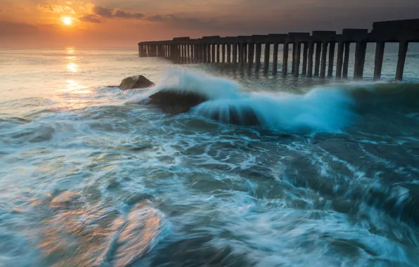 Sea, pierce, piles