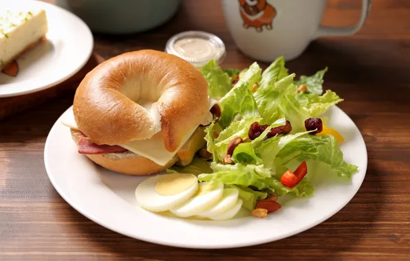Egg, Breakfast, sandwich, roll, salad