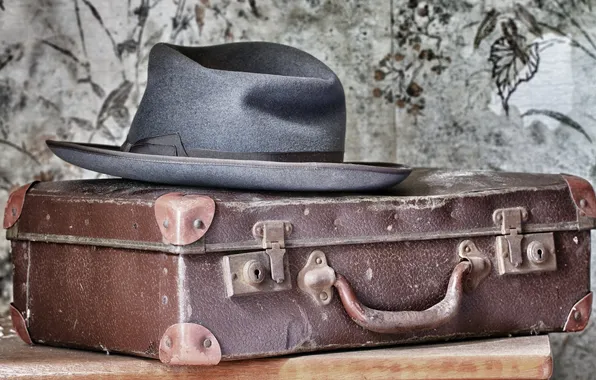 Background, hat, suitcase