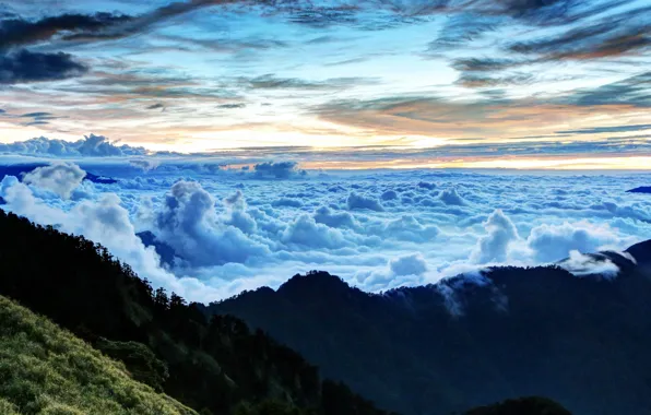 Picture the sky, clouds, mountains