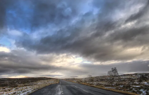 Picture road, the sky, Scotland, Glencoe