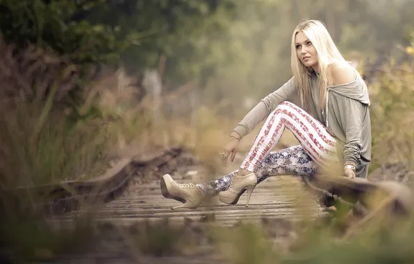 Girl, railroad, Eugenia