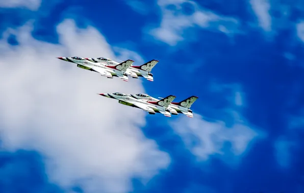 The sky, aircraft, Thunderbirds perform