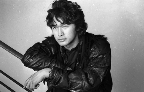 Picture jacket, singer, Viktor Tsoi, black and white photo, Кино