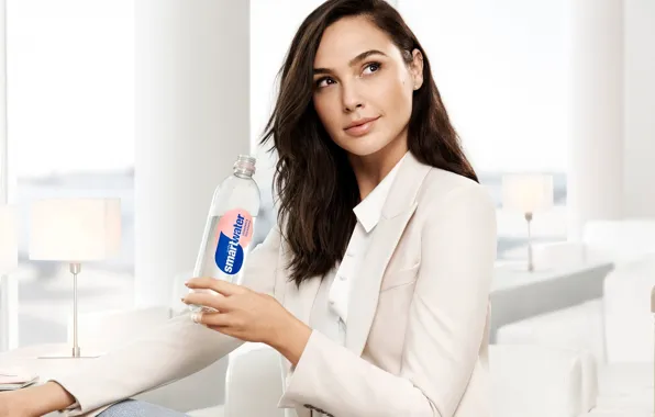 Picture look, water, girl, face, actress, brunette, beauty, Gal Gadot