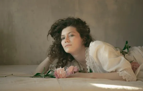 Look, model, curly, Elena Tsikhon