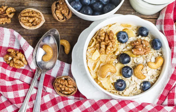 Berries, spoon, nuts, nuts, berries, muesli, muesli, oatmeal