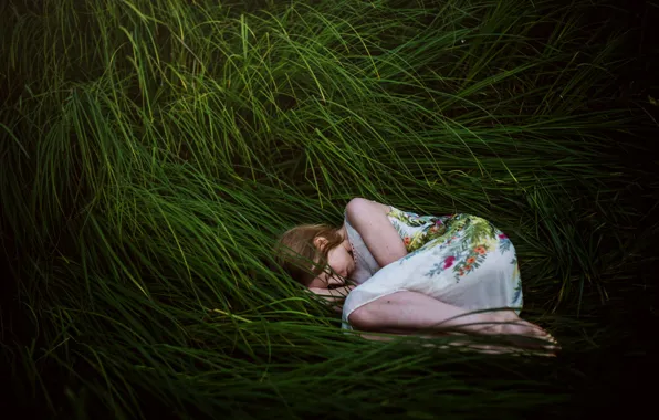 GRASS, GREENS, SUNDRESS, photographer Diana Frame