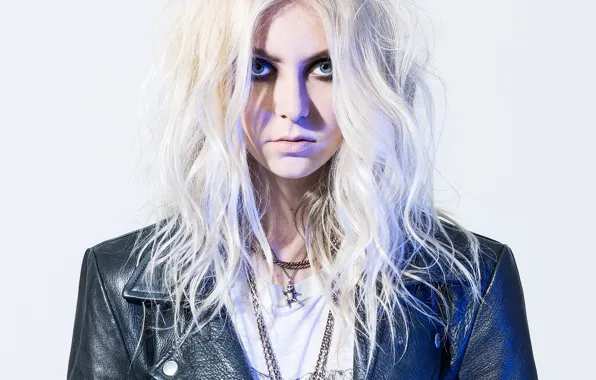Model, portrait, makeup, actress, jacket, t-shirt, hairstyle, blonde