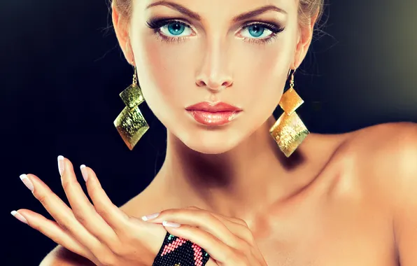 Picture look, model, earrings, makeup, bracelets