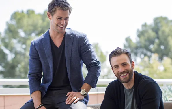 Pose, laughter, Chris Hemsworth, Chris Evans