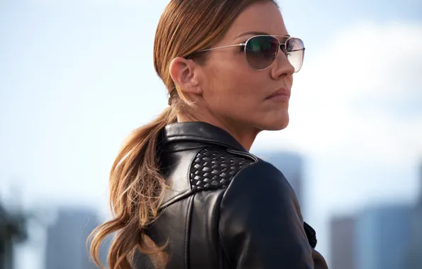 Pose, figure, actress, glasses, jacket, hairstyle, figure, model