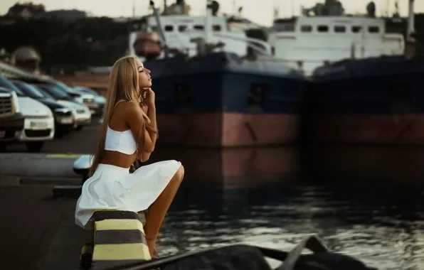 Picture girl, pier, Odessa, natural light, Xenia