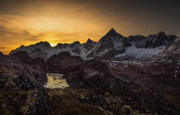 Sunset, rocks, snow, Mountains