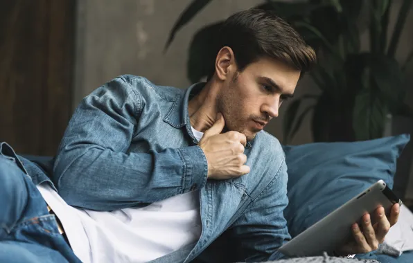 Look, male, shirt, tablet