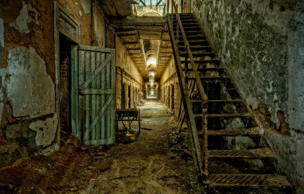 Interior, prison, Absolute Decay