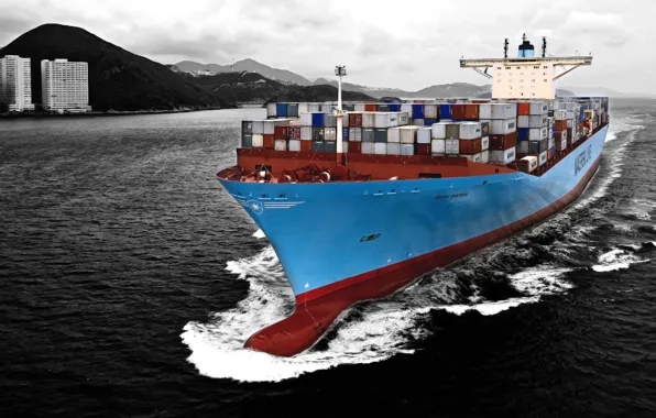 Picture ship, a container ship, Maersk line