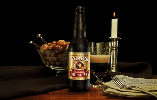 Picture glass, beer, candles, drink, plug, nuts, napkin
