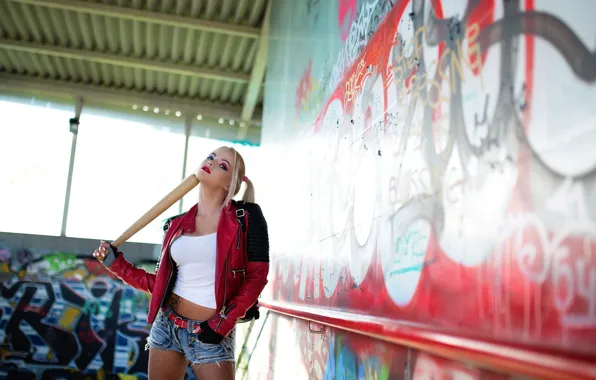 Batman, girl, joker, model, cosplay, blonde, harley quinn, jeans shorts