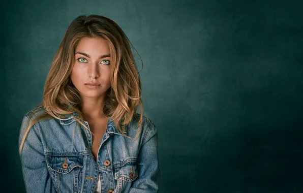 Look, portrait, sponge, jeans, Javier Ullastres, Annette Zarechnova