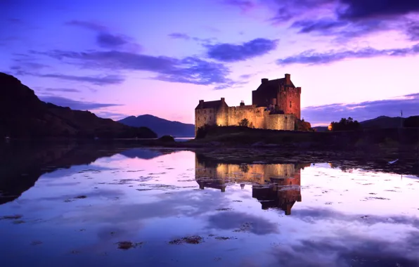 Picture the sky, water, clouds, bridge, pond, reflection, castle, lilac