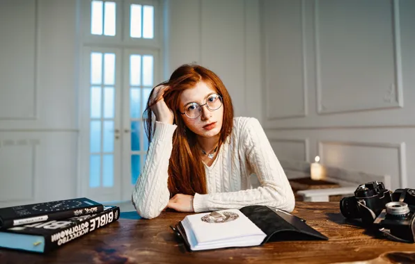 Girl, Figure, Look, Glasses, Girl, The camera, Eyes, Door