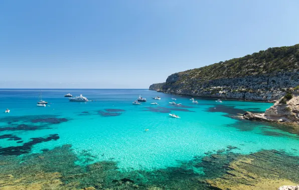 Sea, the sky, the sun, stones, rocks, coast, yachts, boats